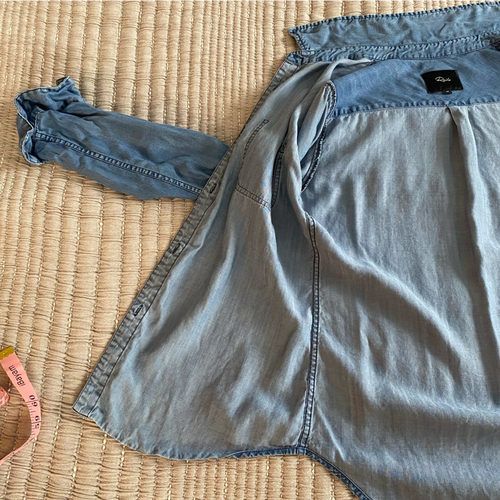 Rails- 100% lyocell Light Blue Denim Button-Down Shirt chambray women’s M pocket - Picture 7 of 16